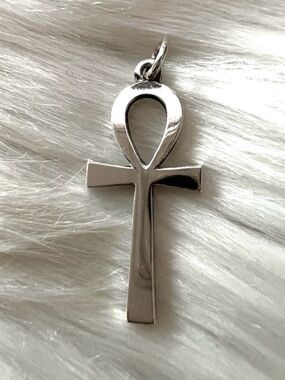 Retired RARE Ankh James Avery large  pendant